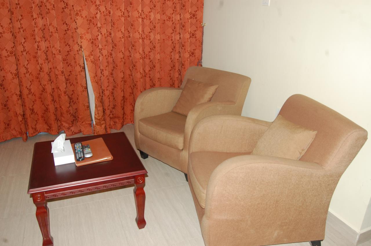 שארג'ה Al Amwaj Hotel מראה חיצוני תמונה
