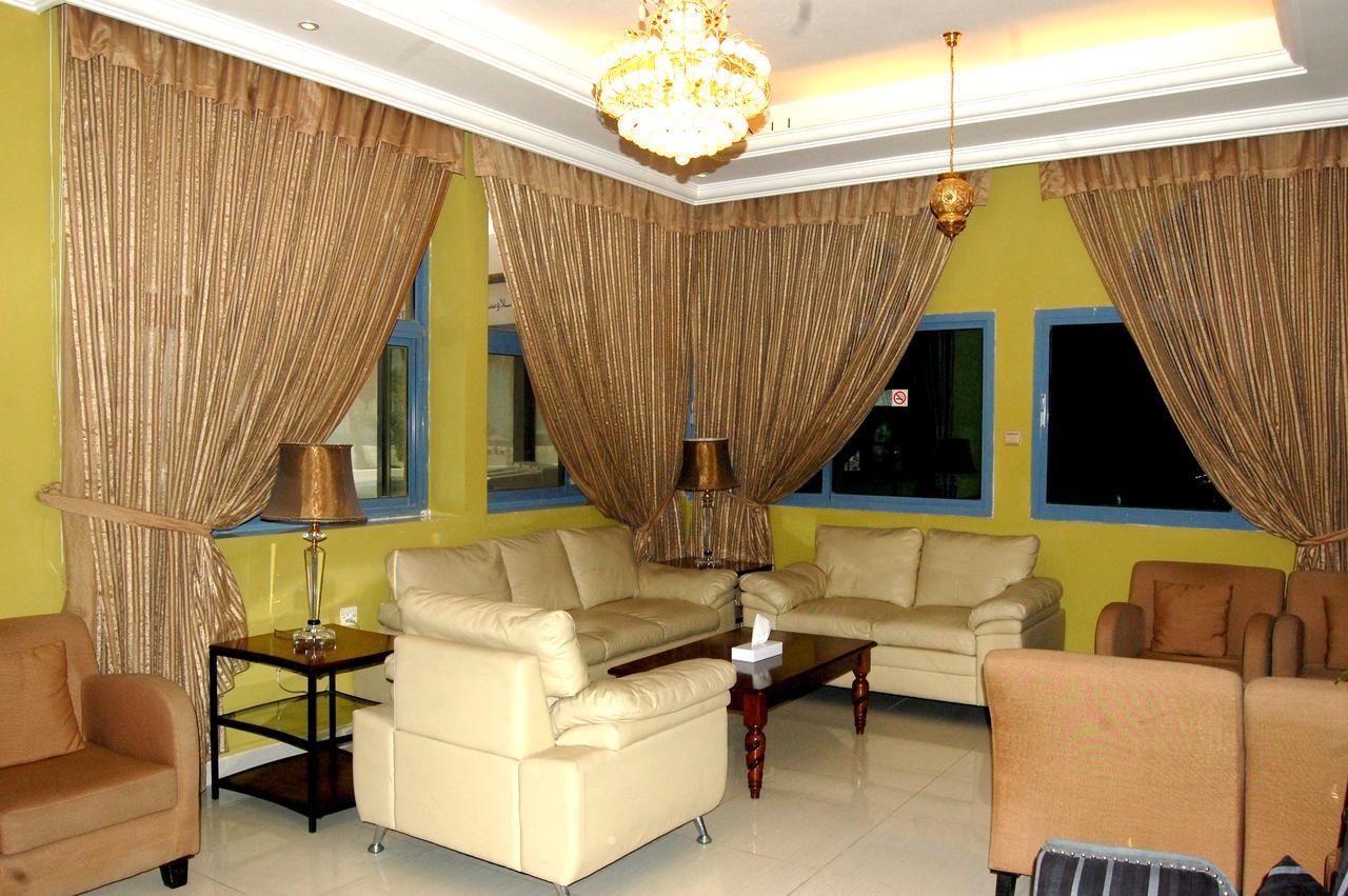 שארג'ה Al Amwaj Hotel מראה חיצוני תמונה