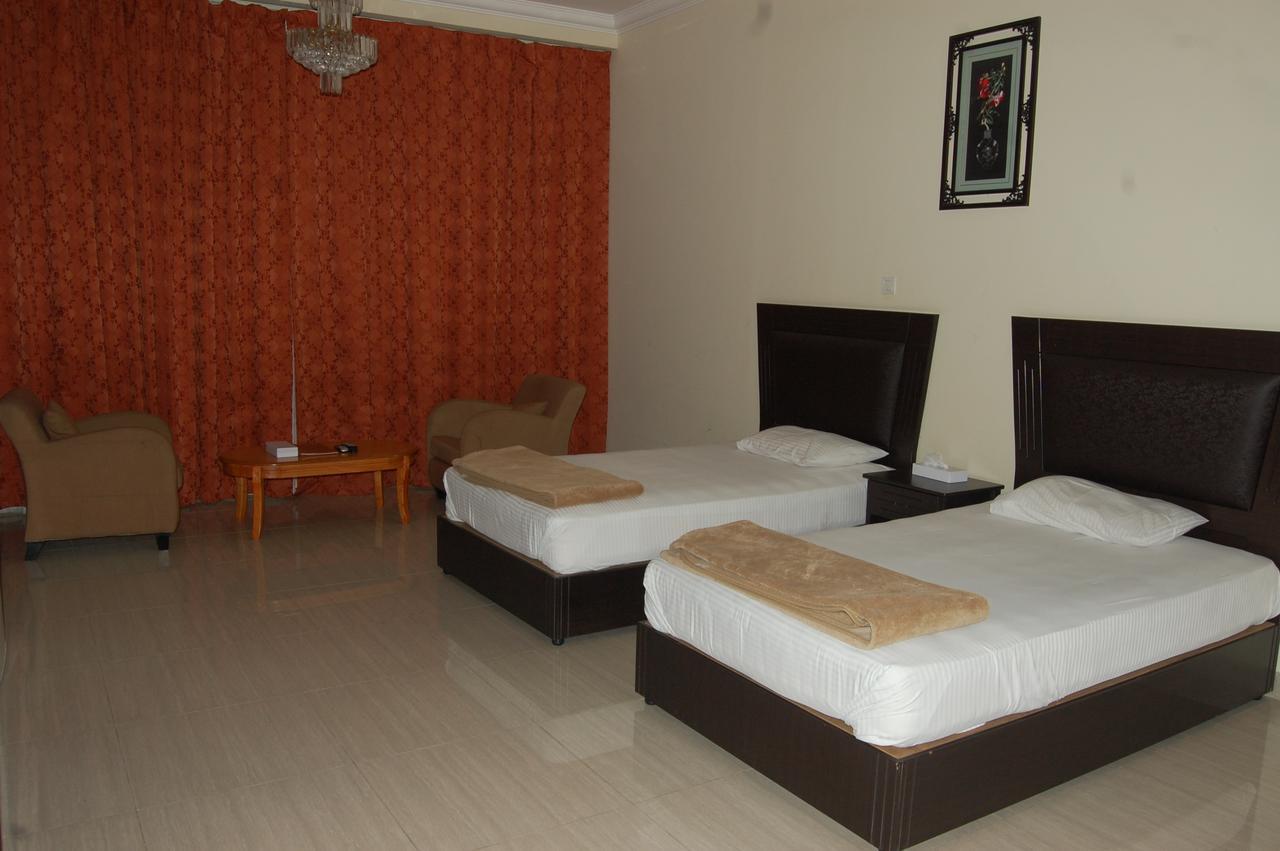 שארג'ה Al Amwaj Hotel מראה חיצוני תמונה