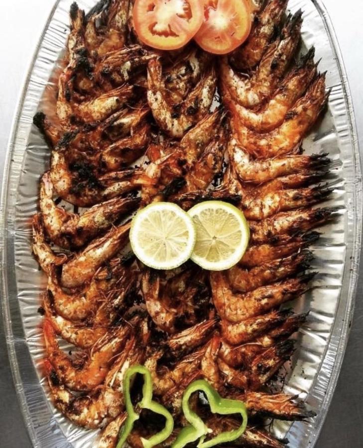 שארג'ה Al Amwaj Hotel מראה חיצוני תמונה